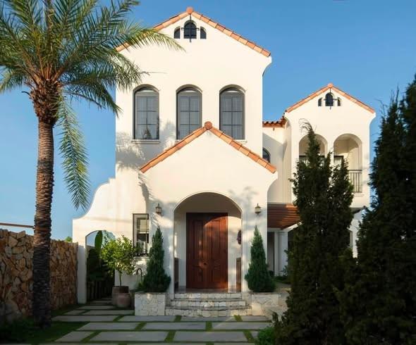 Villa for rent, 4 bedrooms, 303m², Hòa Xuân, Đà Nẵng - Photo 1