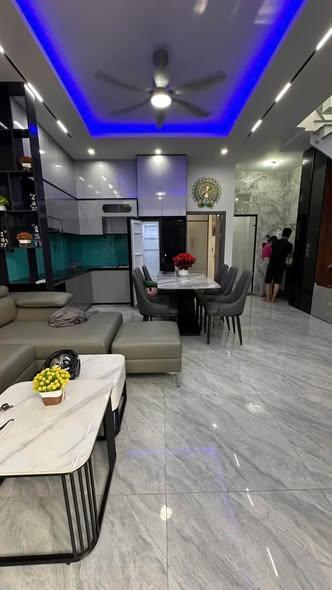 Cho thuê nhà riêng, 3 phòng ngủ, 556 Hoàng Diệu, Hải Châu, Đà Nẵng - Thumbnail 1